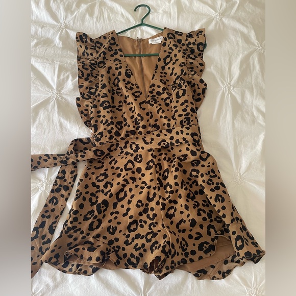 Lovers and Friends Jill Romper - Picture 5 of 8